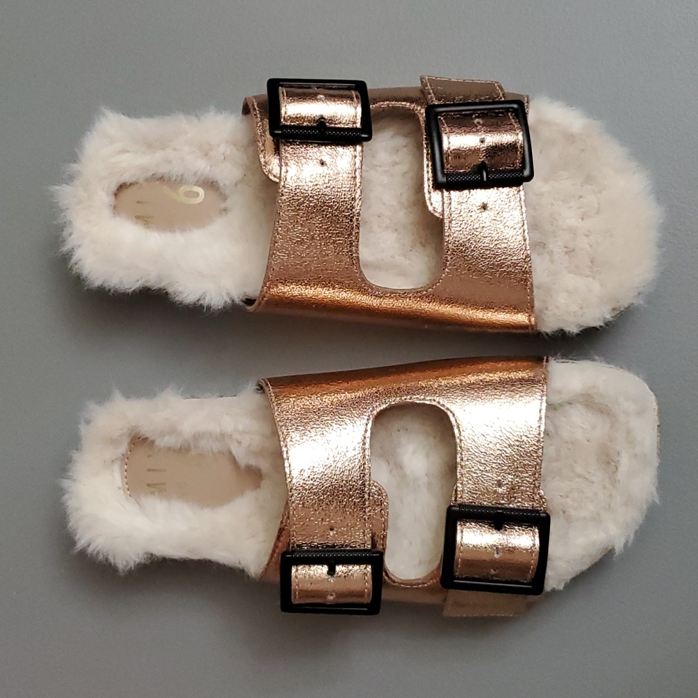 Mix no 6 faux fur slide sandals size6M